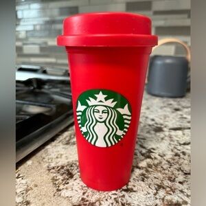 NWOT STARBUCKS red holiday plastic cup with removable lid